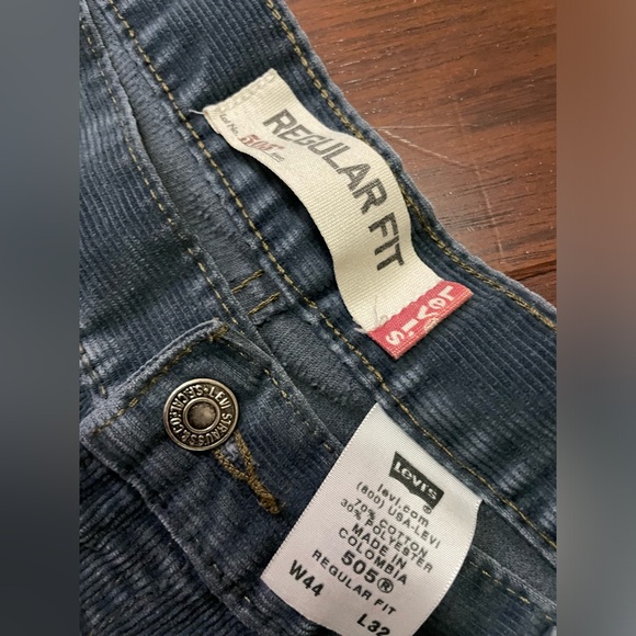 Regular Fit Levi’s - Picture 3 of 6
